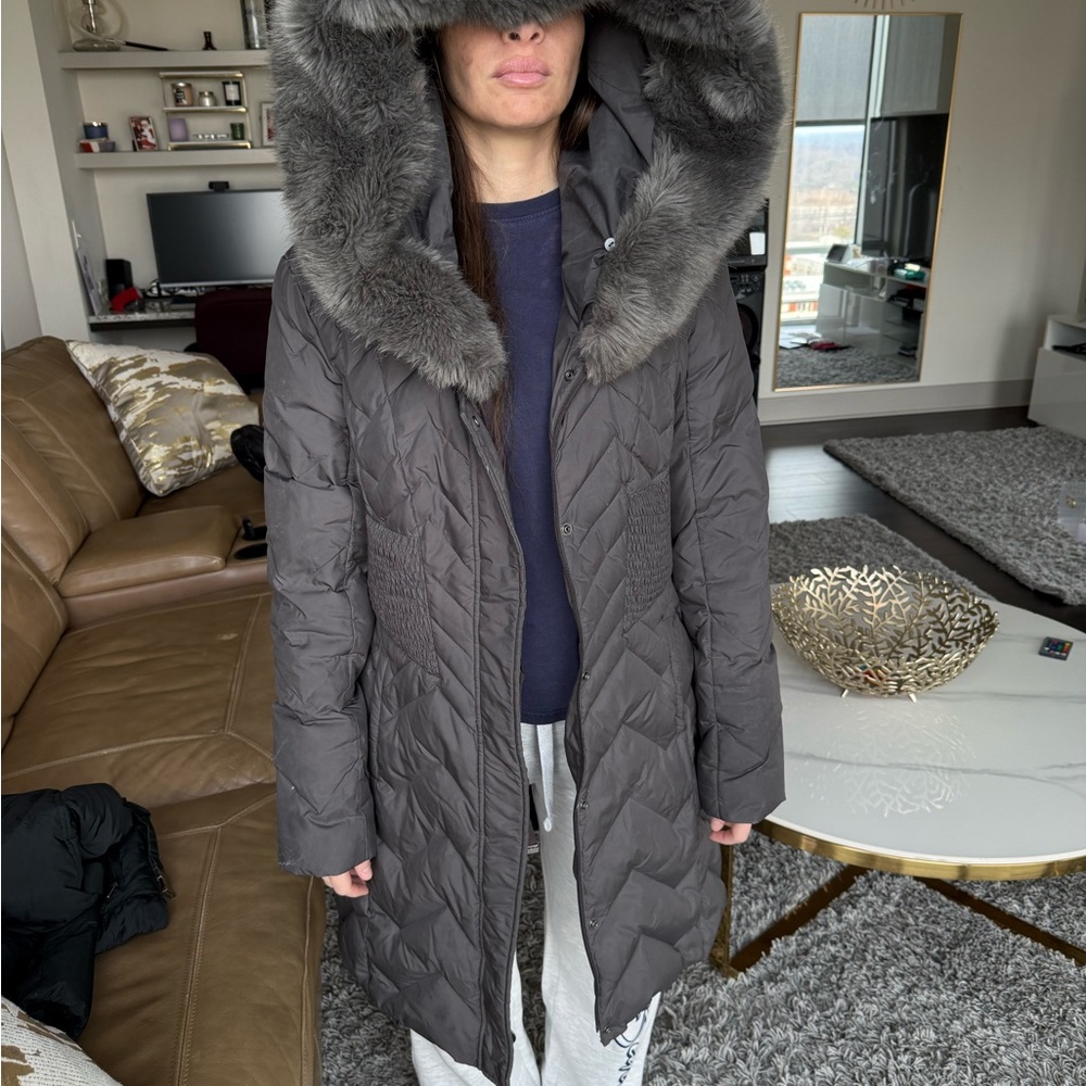 T Tahari Gray Hooded Puffer Coat - Picture 4 of 8